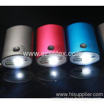 High Capacity Protable Mobile Source With Flashlight 